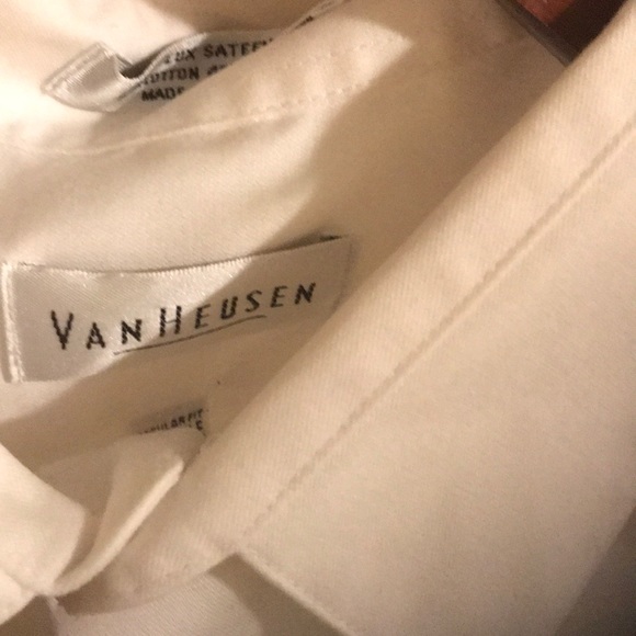 Van Heusen dress shirt - Picture 2 of 4